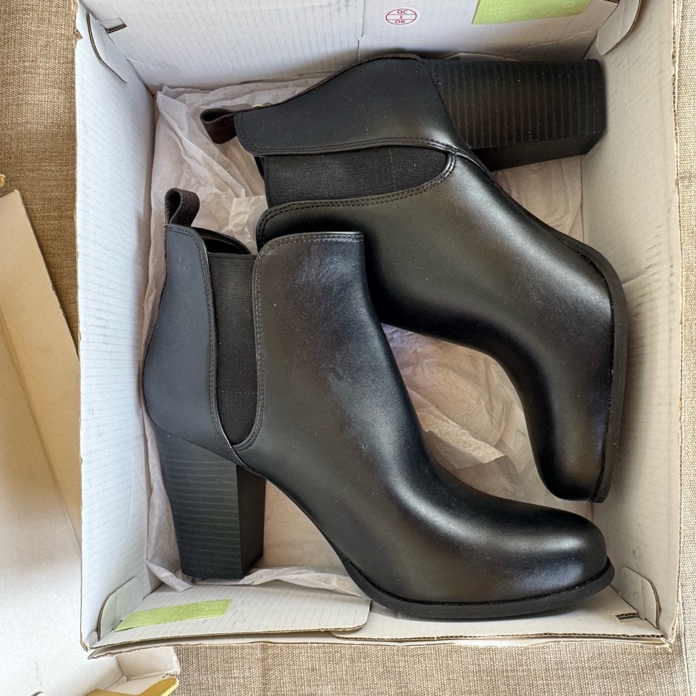 Michael Kors Black Faux-Leather Block Heel Chelsea Boots